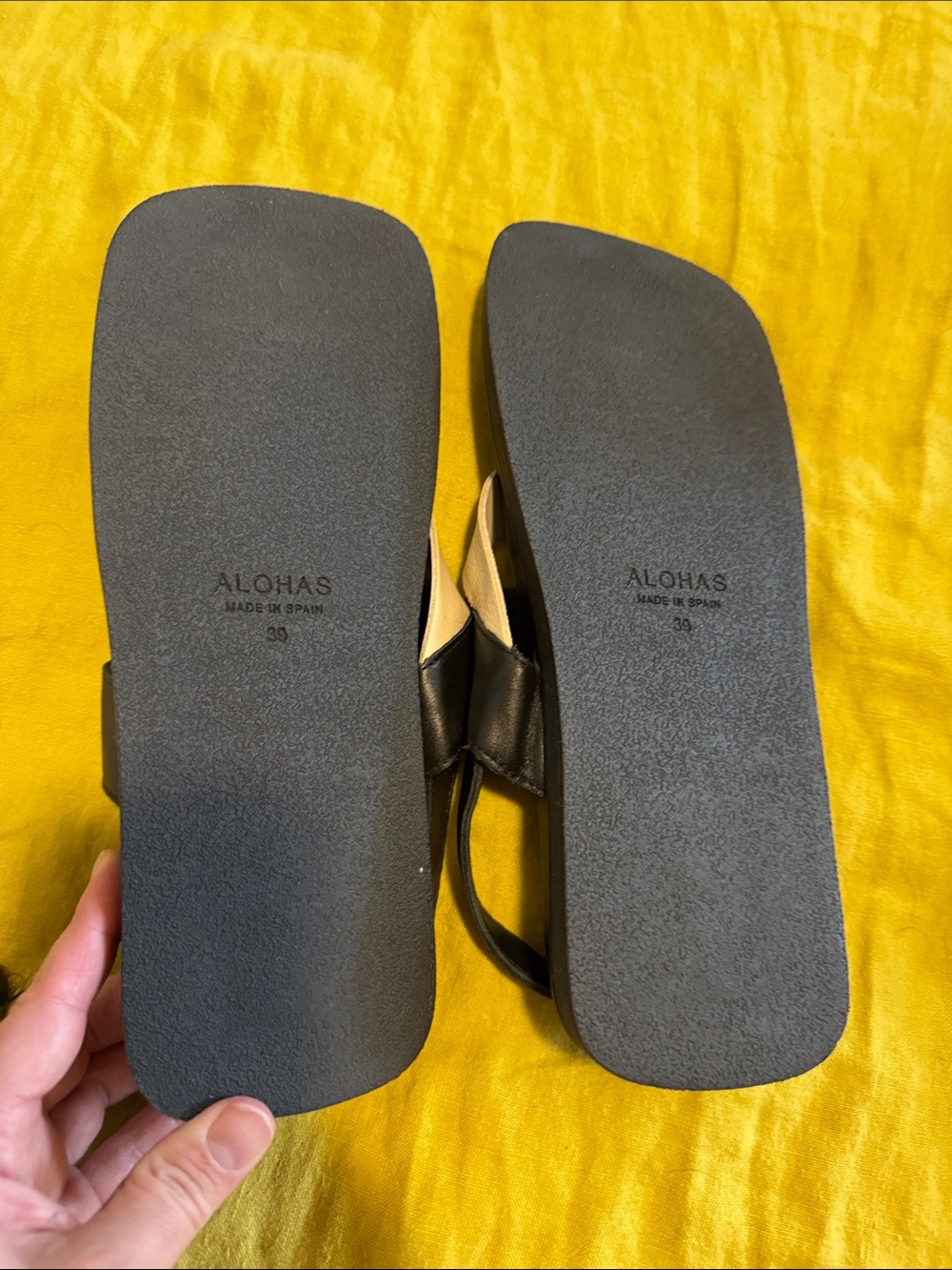 ALOHAS Two-Tone Leather Thong Sandals — Black & Cream - Picture 5 of 6
